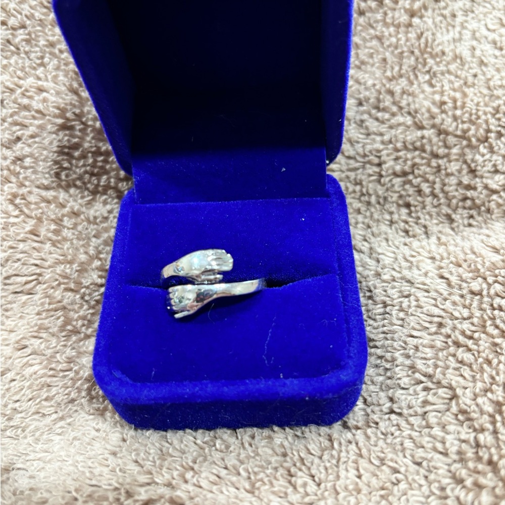 Stainless steel hugs hand adjustable ring